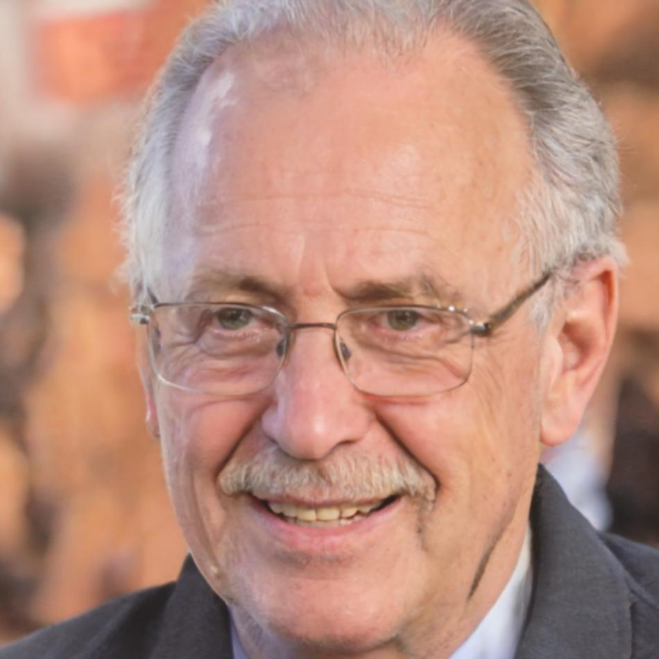 Raimund Kessler - Senior Finanzanalyst